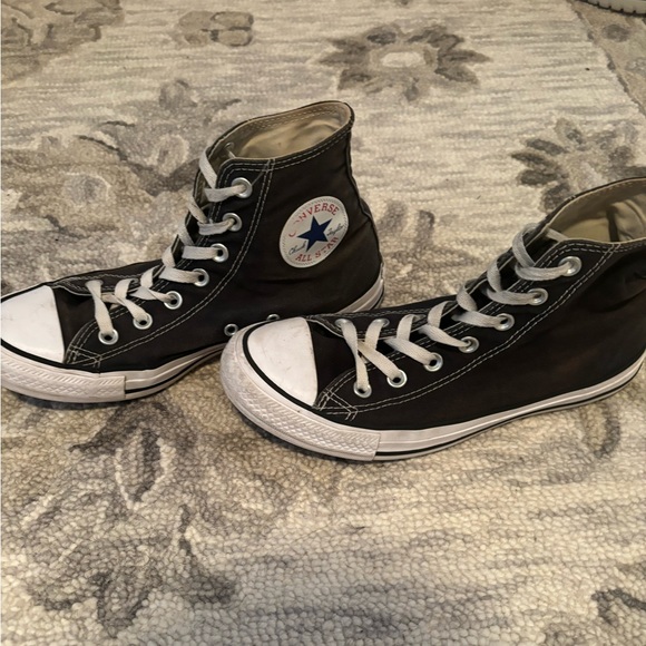 Converse - Picture 2 of 3